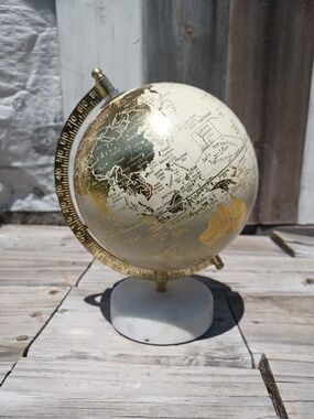Vinrage Cream & Gold Decorative Globe w/ Marble Base